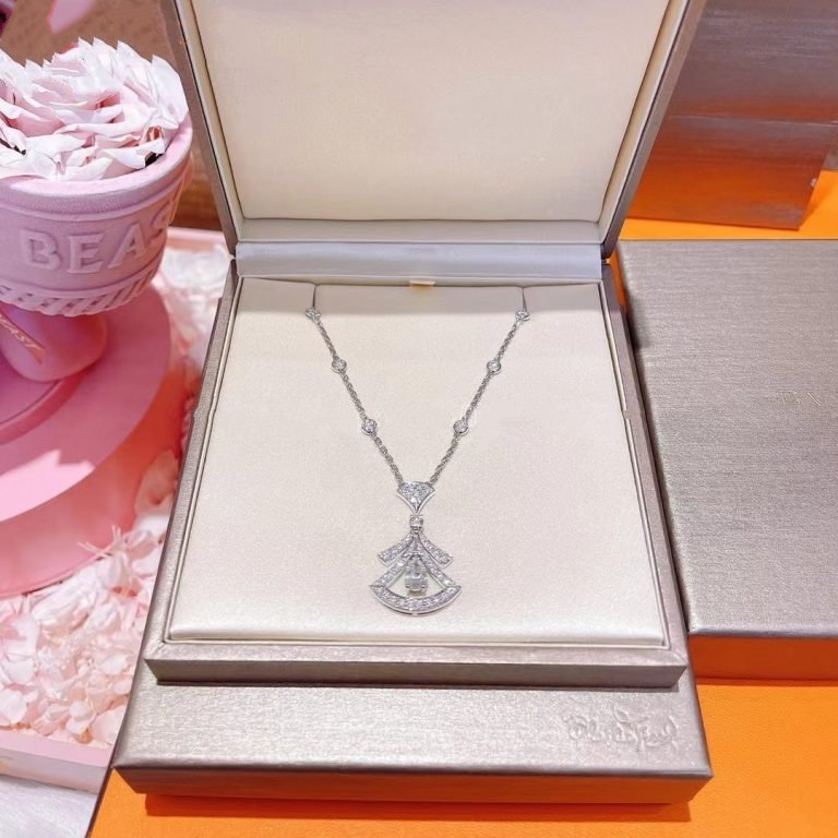 [Love's Uplift]DREAM NECKLACE WHITE DIAMOND SILVER