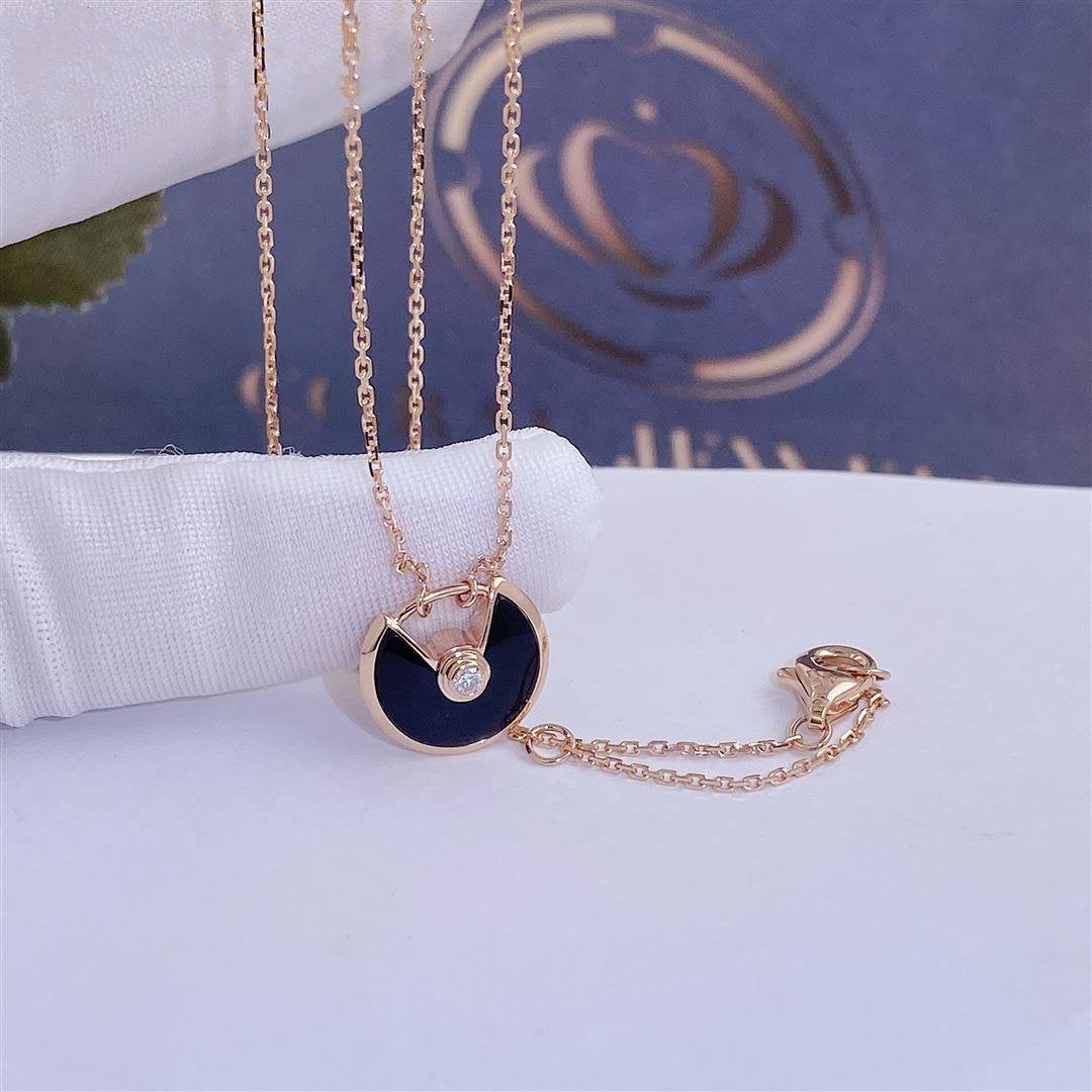 [Love's Uplift]AMULETTE ROSE GOLD ONYX NECKLACE