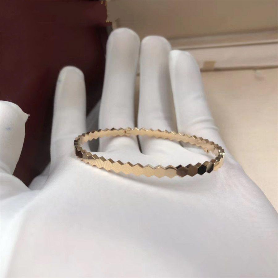 [Love's Uplift]BEE LOVE GOLD BRACELET