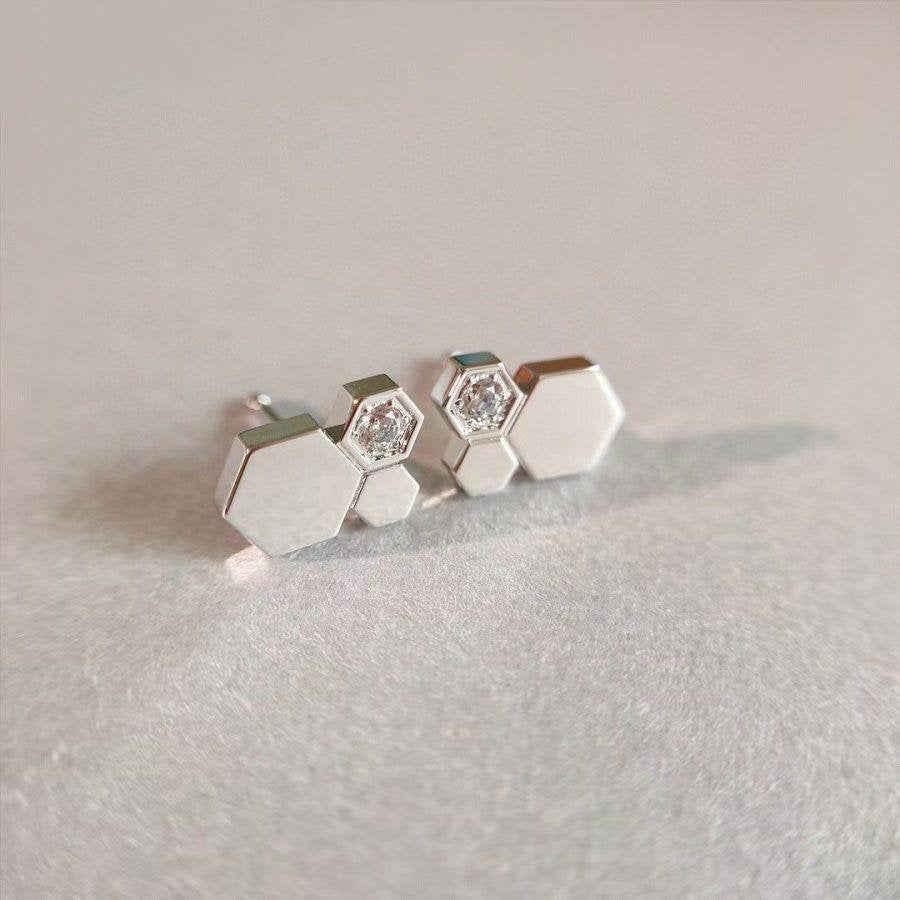 [Love's Uplift]BEE LOVE SILVER DIAMOND EARRINGS