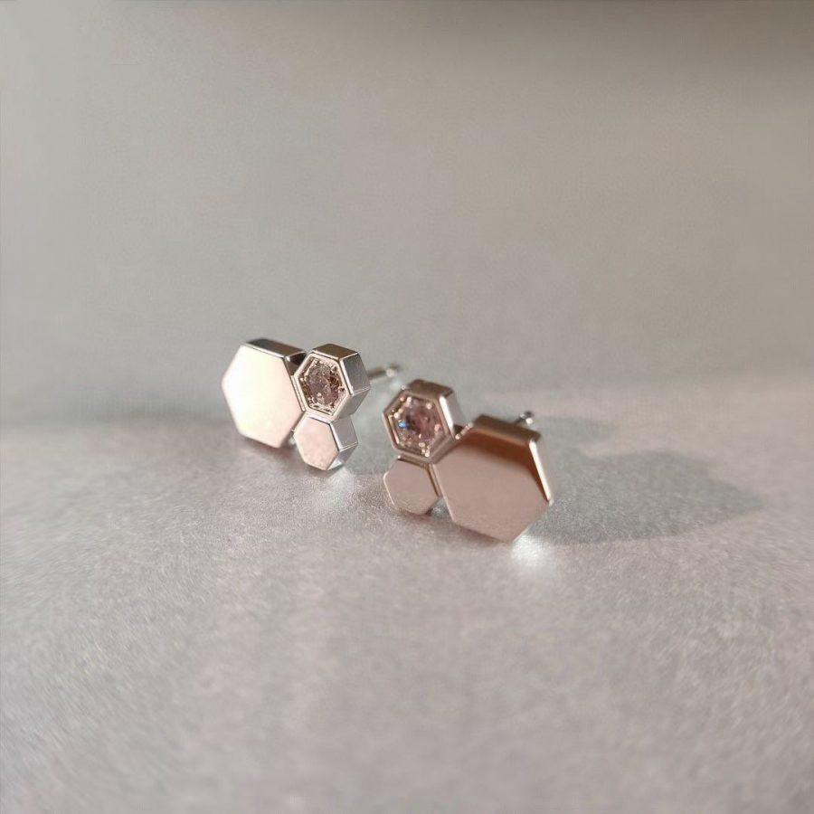 [Love's Uplift]BEE LOVE SILVER DIAMOND EARRINGS
