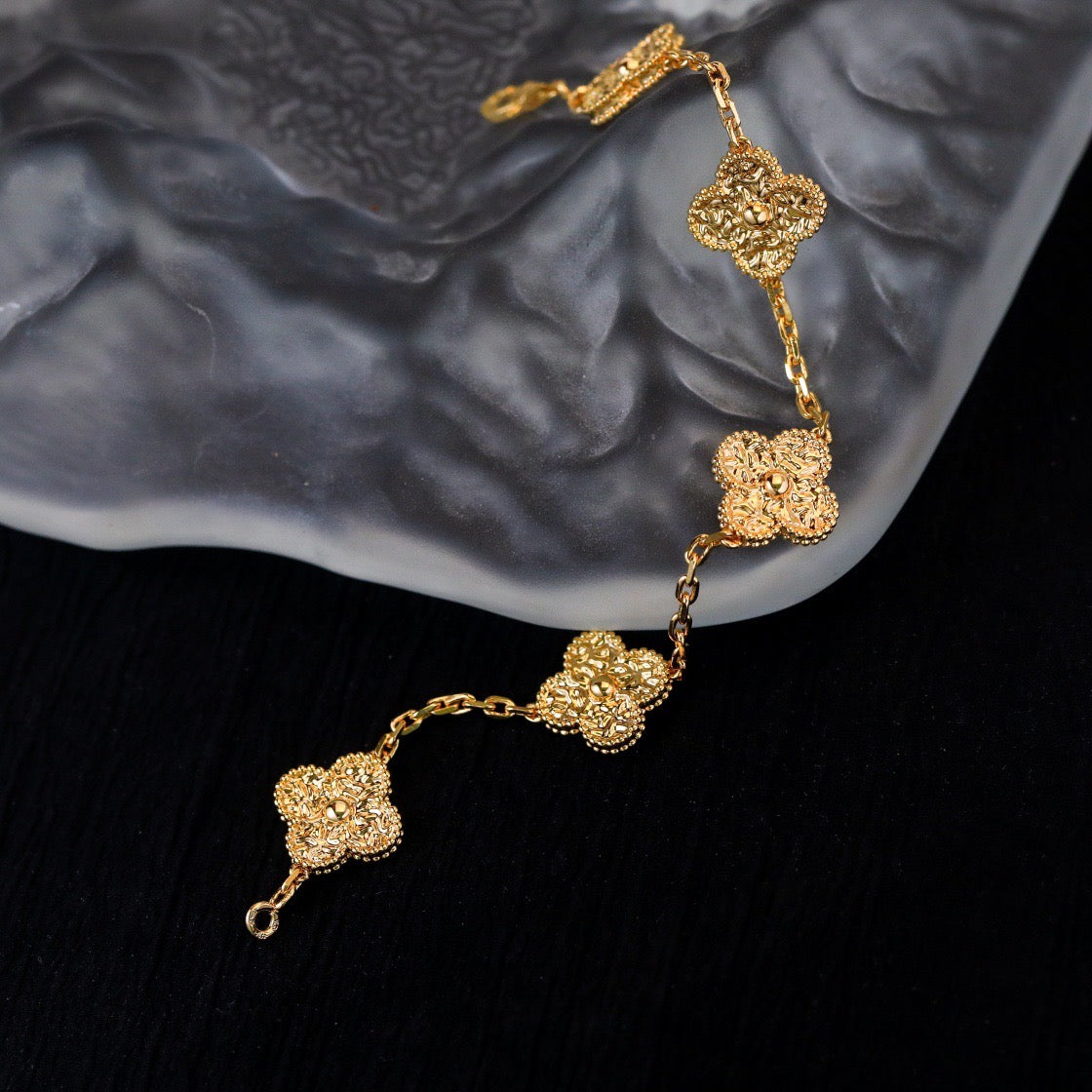 [Love's Uplift]CLOVER 5 MOTIFS BRONZING BRACELET