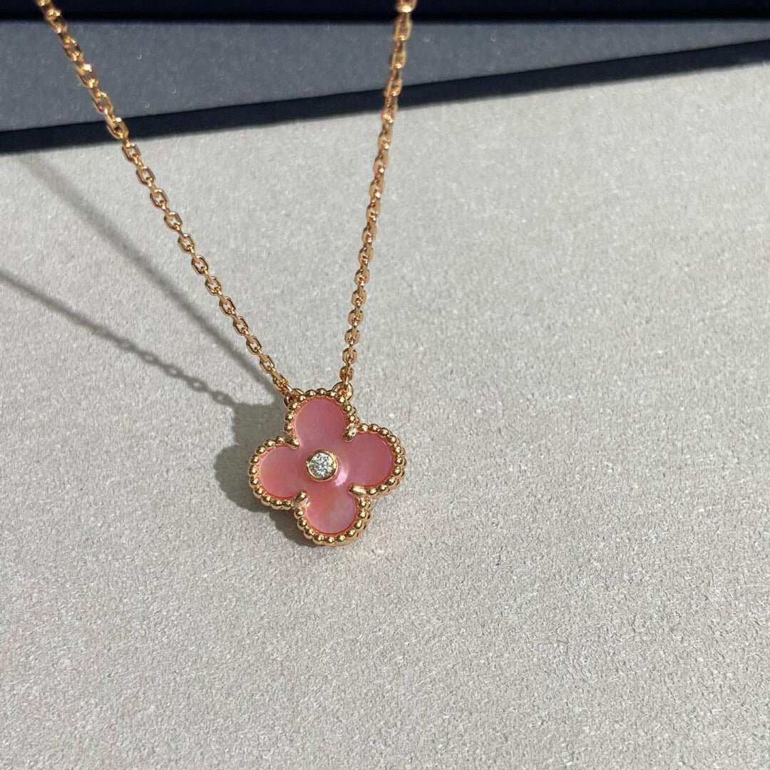 [Love's Uplift]CLOVER 15MM DIAMOND PINK MOP NECKLACE