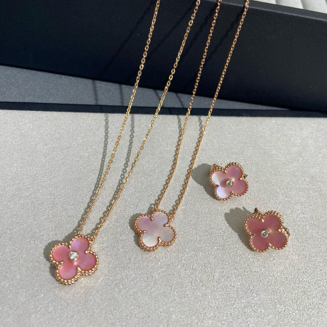 [Love's Uplift]CLOVER 15MM DIAMOND PINK MOP NECKLACE