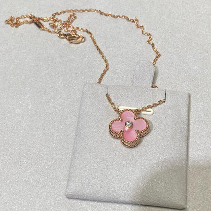 [Love's Uplift]CLOVER 15MM DIAMOND PINK MOP NECKLACE