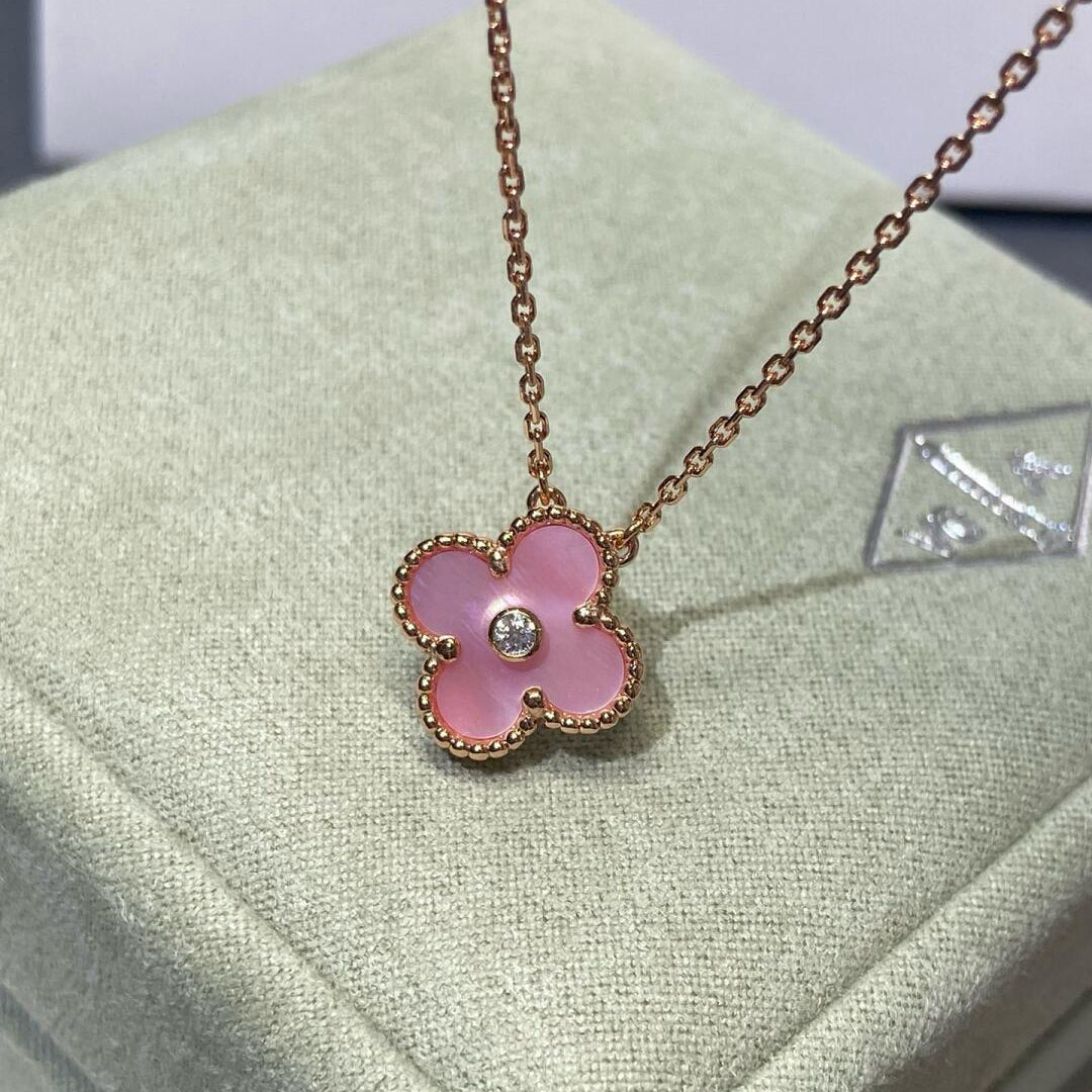 [Love's Uplift]CLOVER 15MM DIAMOND PINK MOP NECKLACE