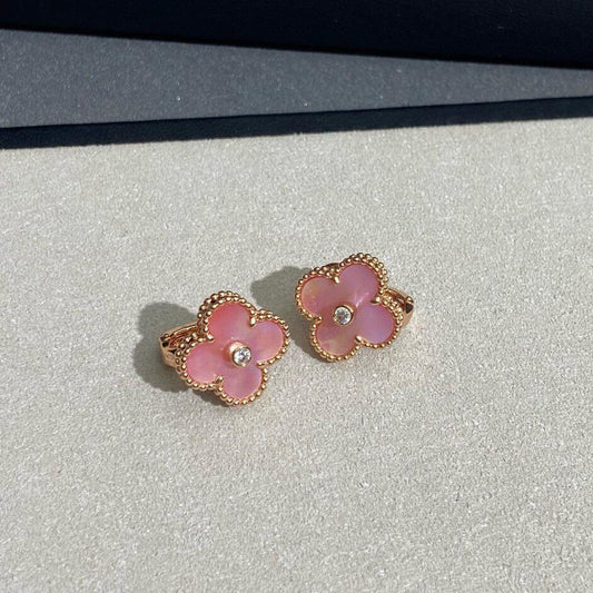 [Love's Uplift]CLOVER MEDIUM 1 DIAMOND PINK EARRINGS