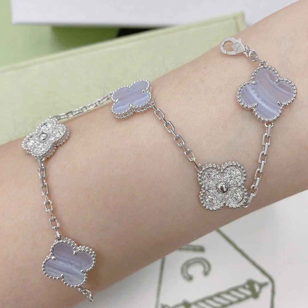 [Love's Uplift] CLOVER 5 MOTIF PURPLE CHALCEDONY BRACELET COLLECTION