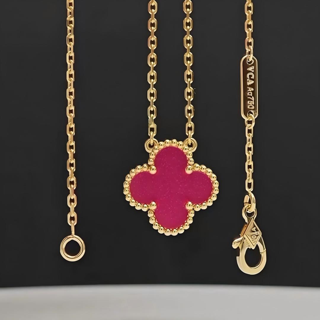 [Love's Uplift] CLOVER 1 MOTIFS PINK ENAMEL NECKLACE