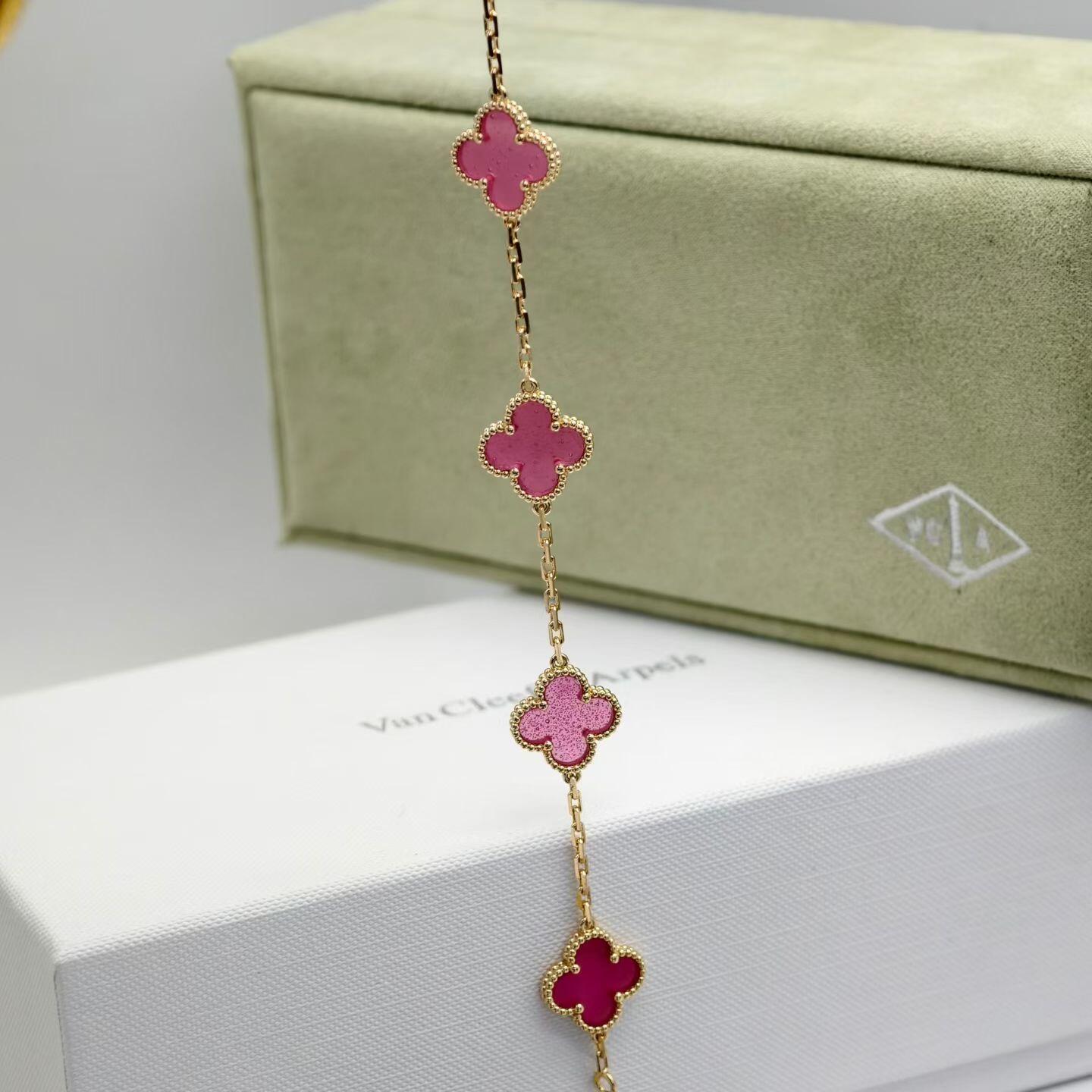 [Love's Uplift]CLOVER 5 MOTIFS PINK ENAMEL BRACELET