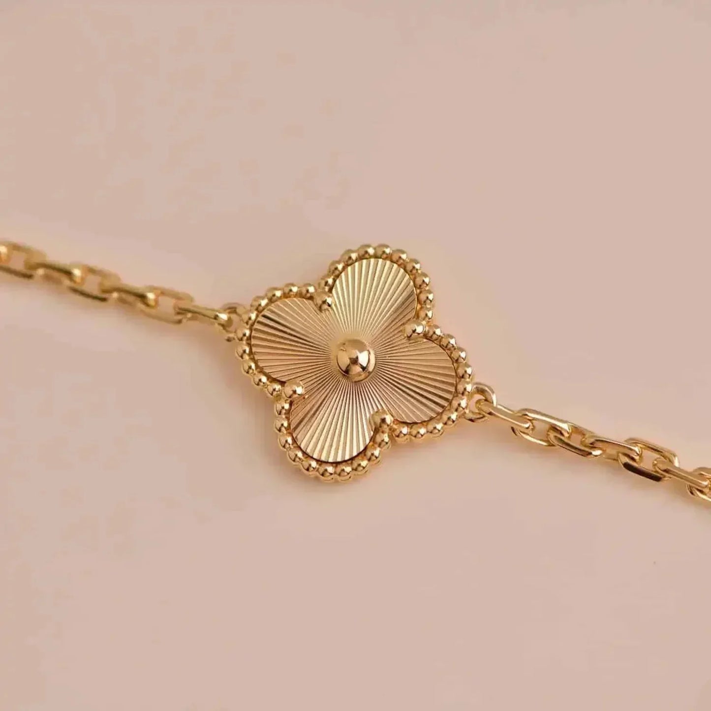 [Love's Uplift]CLOVER 5 FLOWERS LASER BRACELET