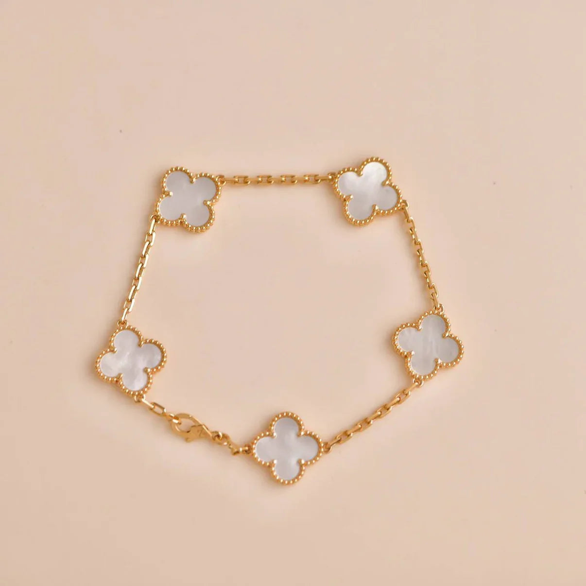 [Love's Uplift]CLOVER WHITE PEARL MOP 5 MOTIF BRACELET COLLECTION