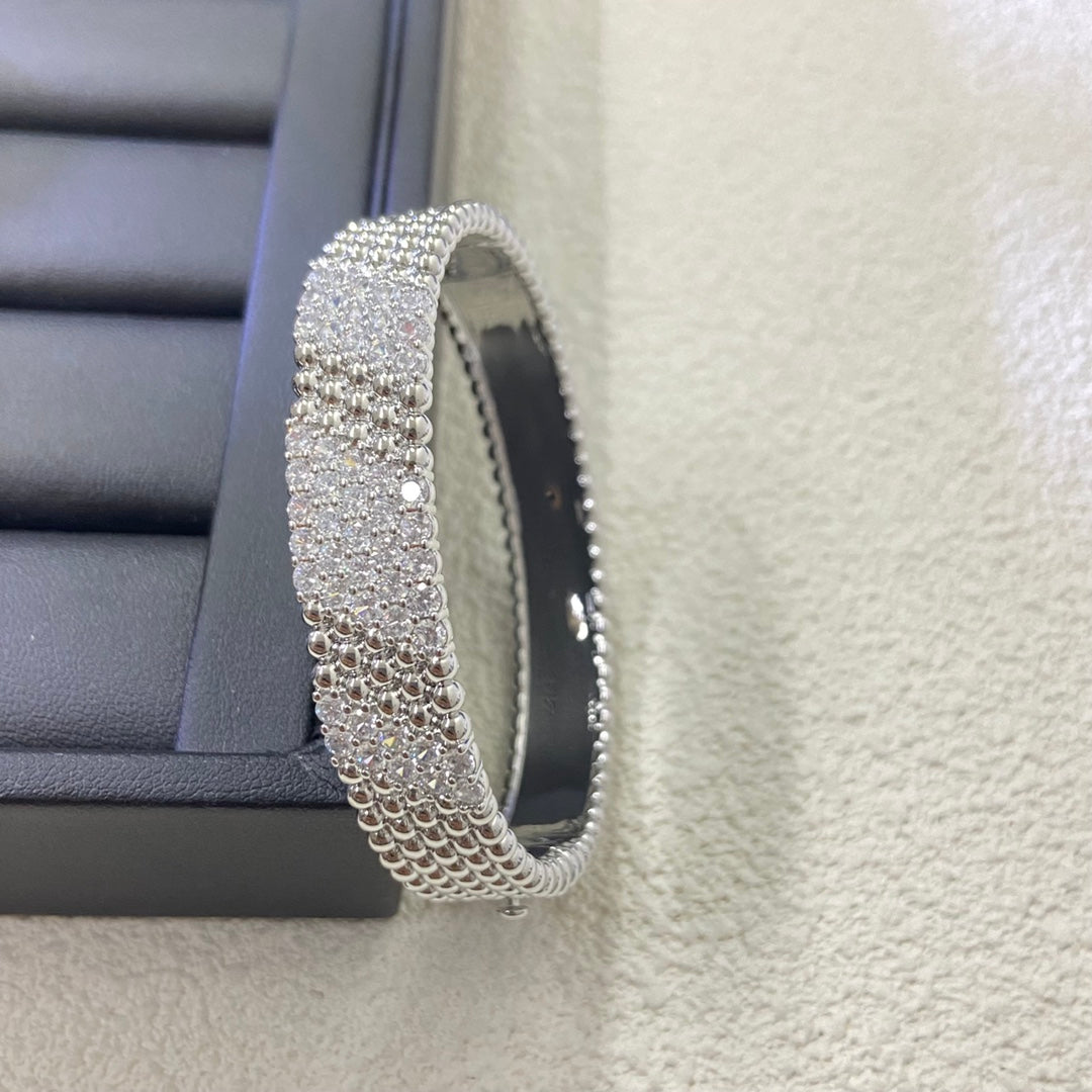 [Love's Uplift]  FIVE-ROW DIAMOND BRACELET