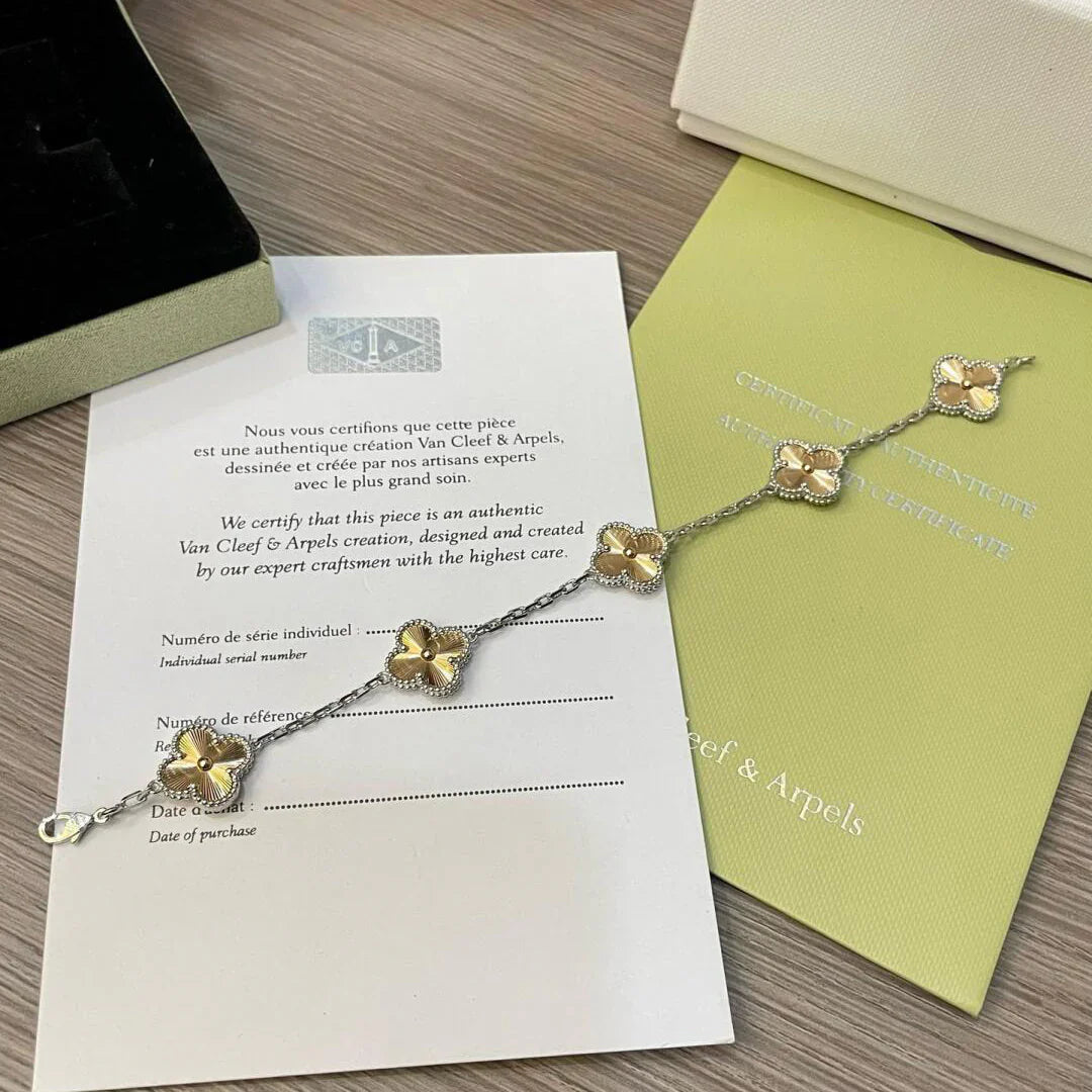 [Love's Uplift] CLOVER 5 MOTIF LASER BRACELET COLLECTION