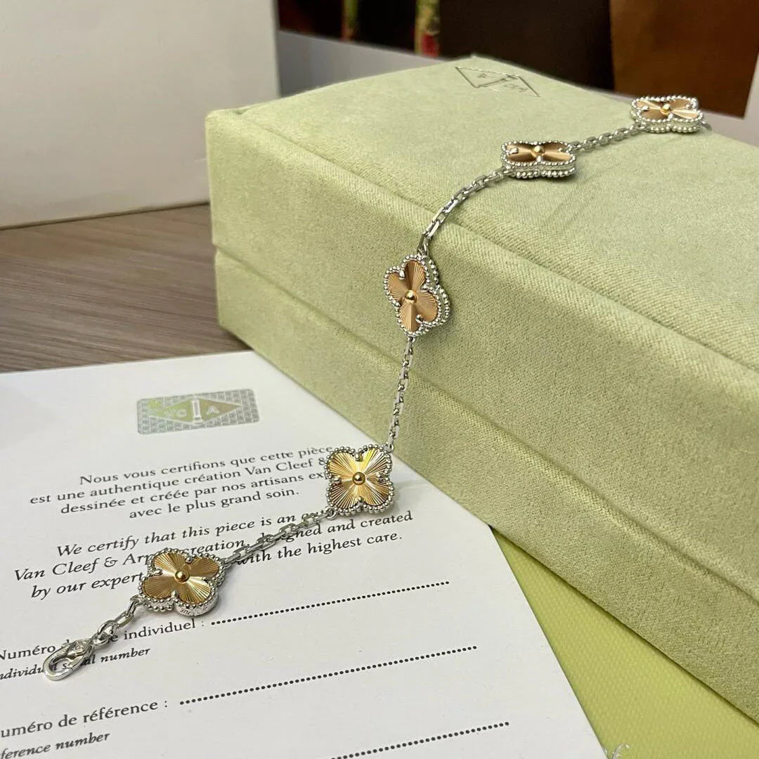 [Love's Uplift] CLOVER 5 MOTIF LASER BRACELET COLLECTION