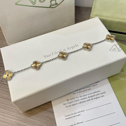 [Love's Uplift]CLOVER  5 MOTIFS  CHRISTMAS LIMITED EDITION BRACELET