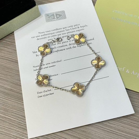 [Love's Uplift]CLOVER  5 MOTIFS  CHRISTMAS LIMITED EDITION BRACELET