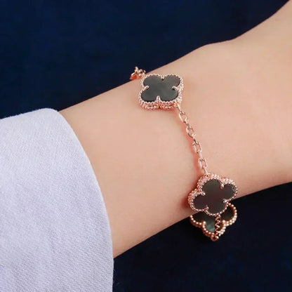 [Love's Uplift]CLOVER 5 MOTIF GRAY MOP  BRACELET