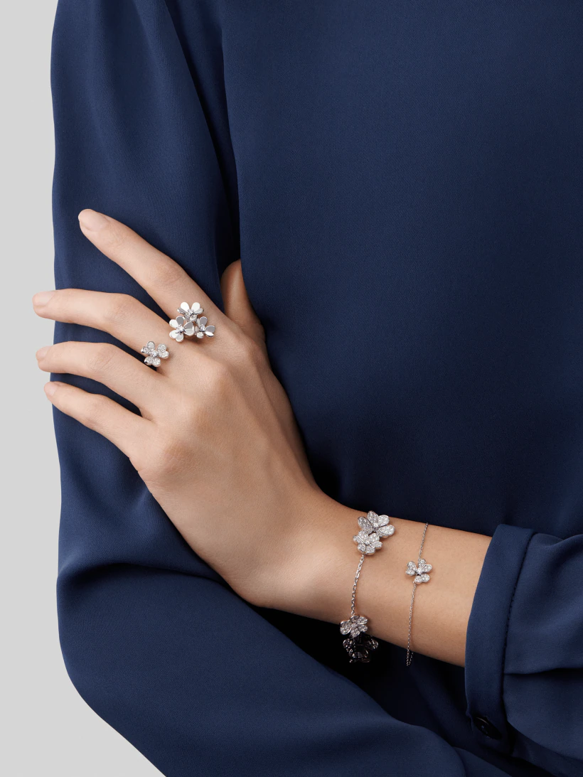 [Love's Uplift]FRIVOLE SILVER FLOWER DIAMOND BRACELET