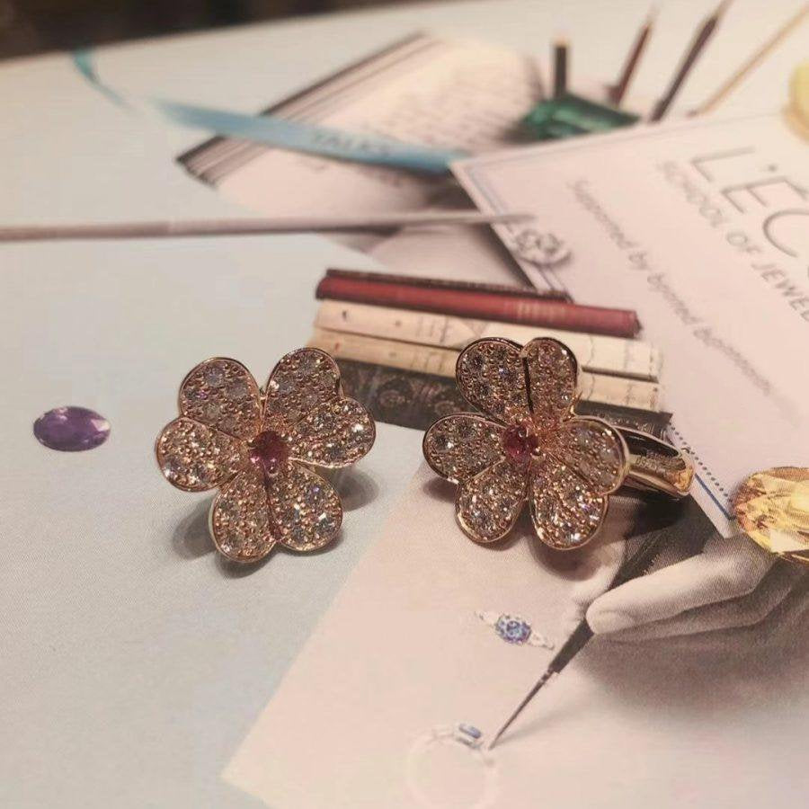 [Love's Uplift]FRIVOLE PINK GOLD FLOWER DIAMOND EARRINGS
