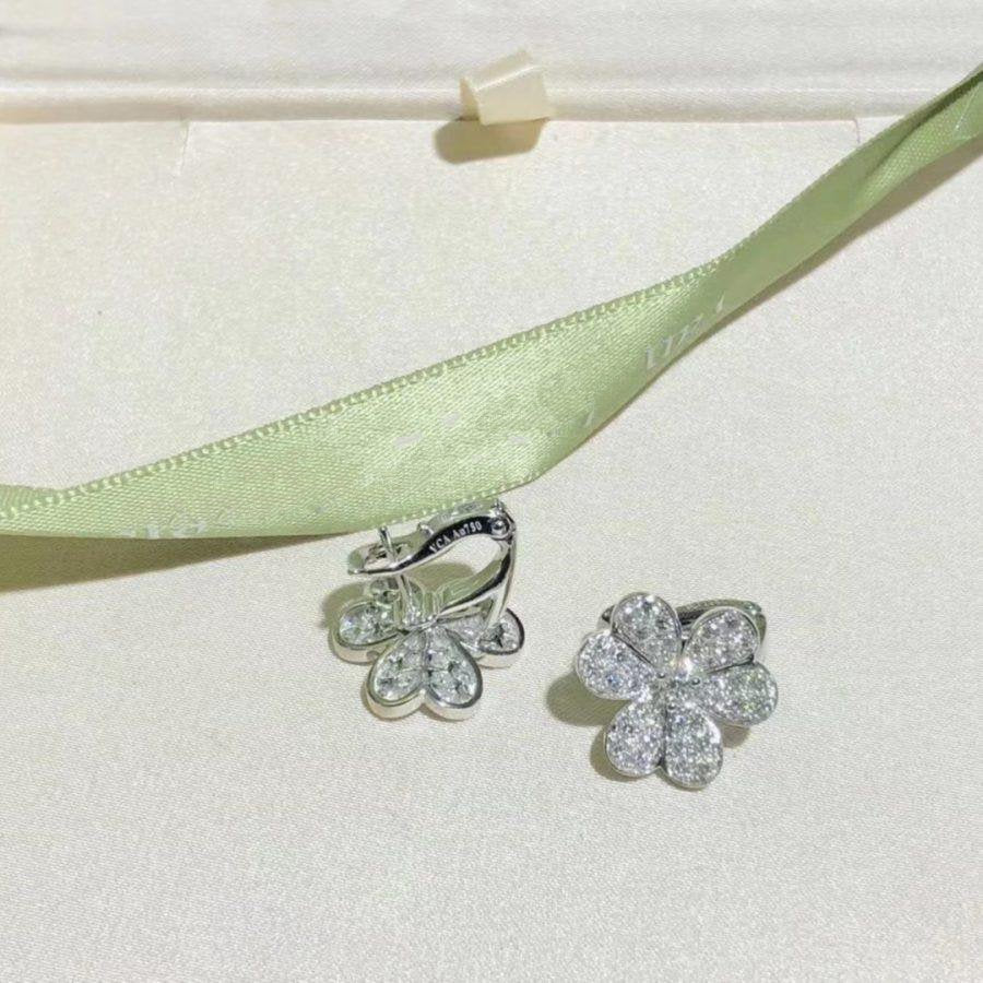 [Love's Uplift]FRIVOLE SILVER FLOWER DIAMOND EARRINGS