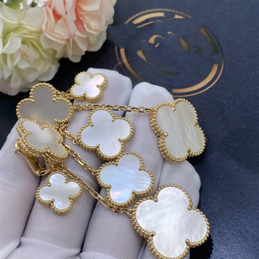 [Love's Uplift]CLOVER EARRINGS WHITE MOP 4 MOTIFS GOLD