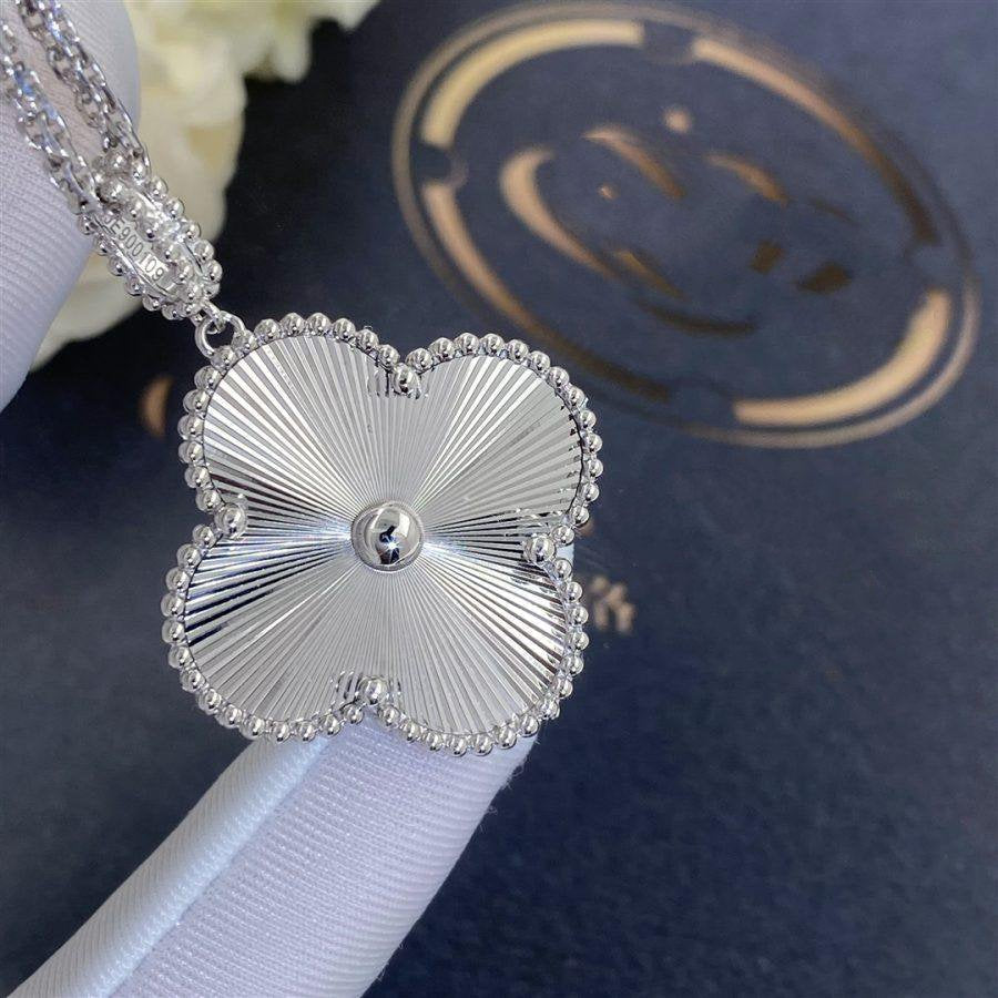 [Love's Uplift]CLOVER 25MM SILVER BIG CLOVER NECKLACE