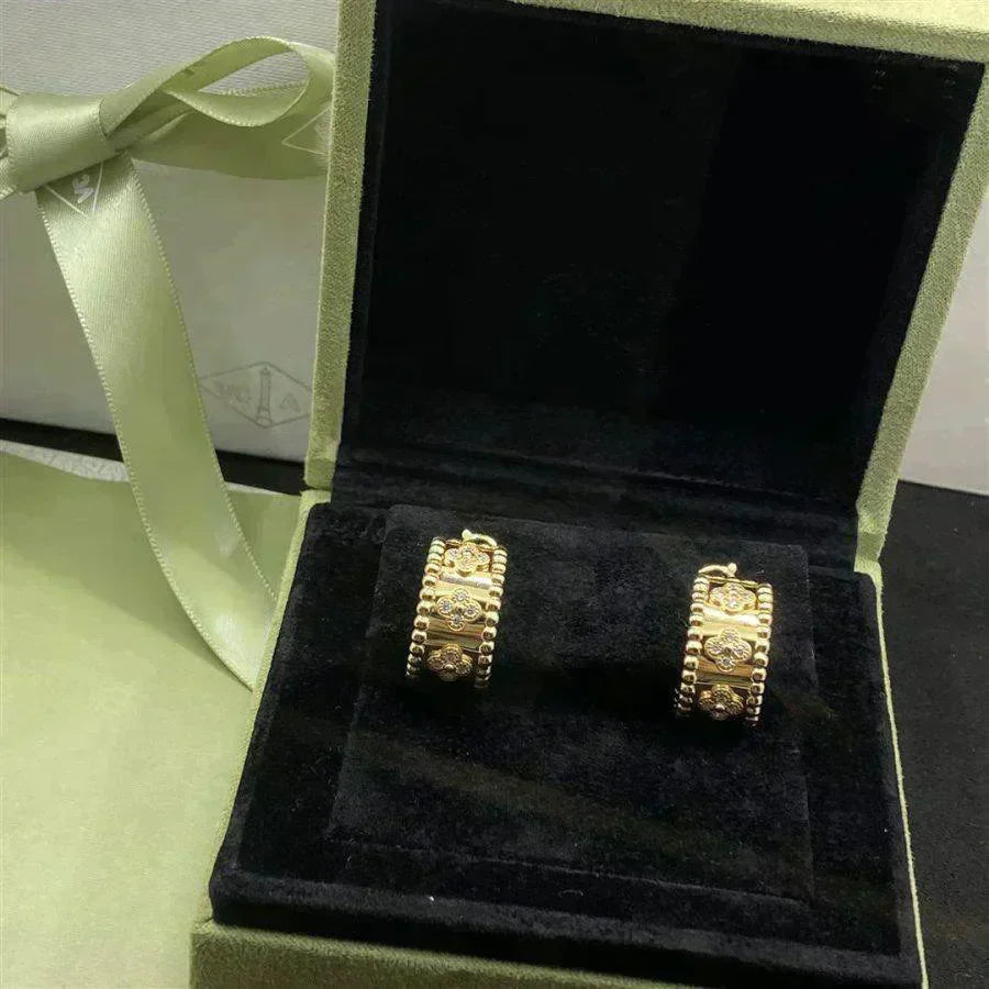 [Love's Uplift]PERLEE DIAMOND EARRINGS