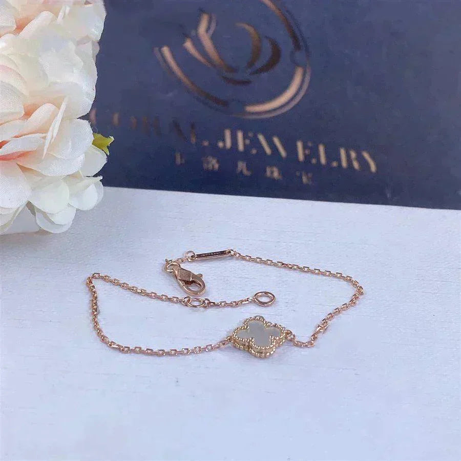 [Love's Uplift]CLOVER WHITE MOP SINGLE FLOWER BRACELET
