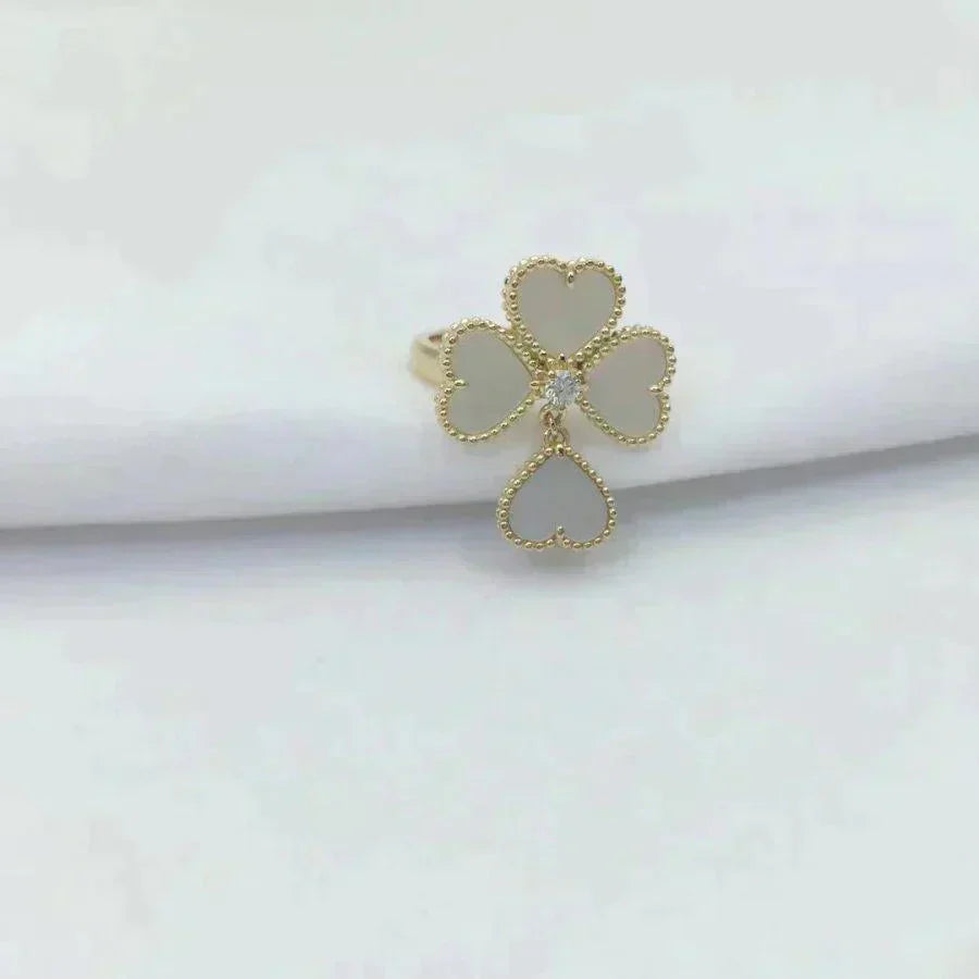[Love's Uplift]SWEET CLOVER WHITE MOP RING