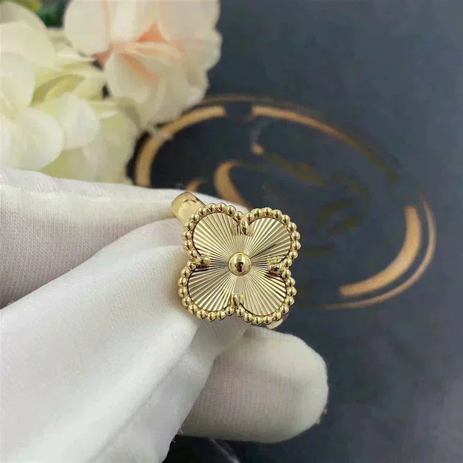 [Love's Uplift]CLOVER GOLD RING