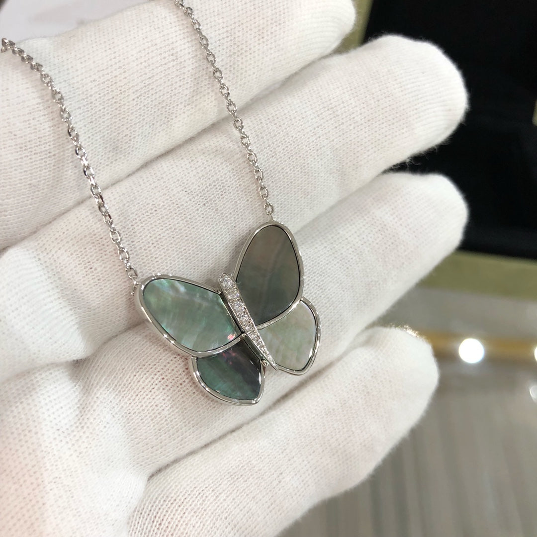 [Love's Uplift]LARGE BUTTERFLY SILVER PENDANT DIAMOND NECKLACE