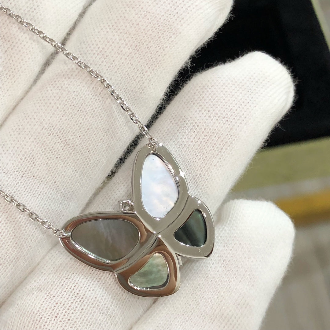 [Love's Uplift]LARGE BUTTERFLY SILVER PENDANT DIAMOND NECKLACE