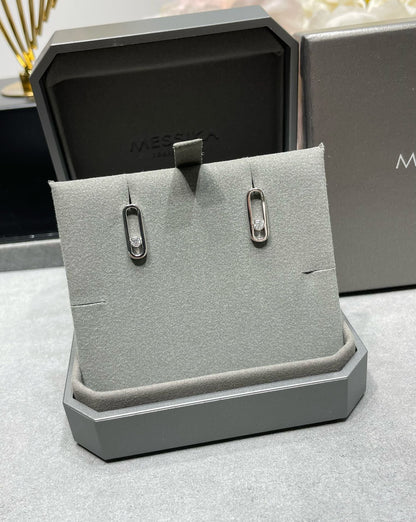 [Love's Uplift ]MOVE UNO SMALL 1 DIAMOND EARRINGS