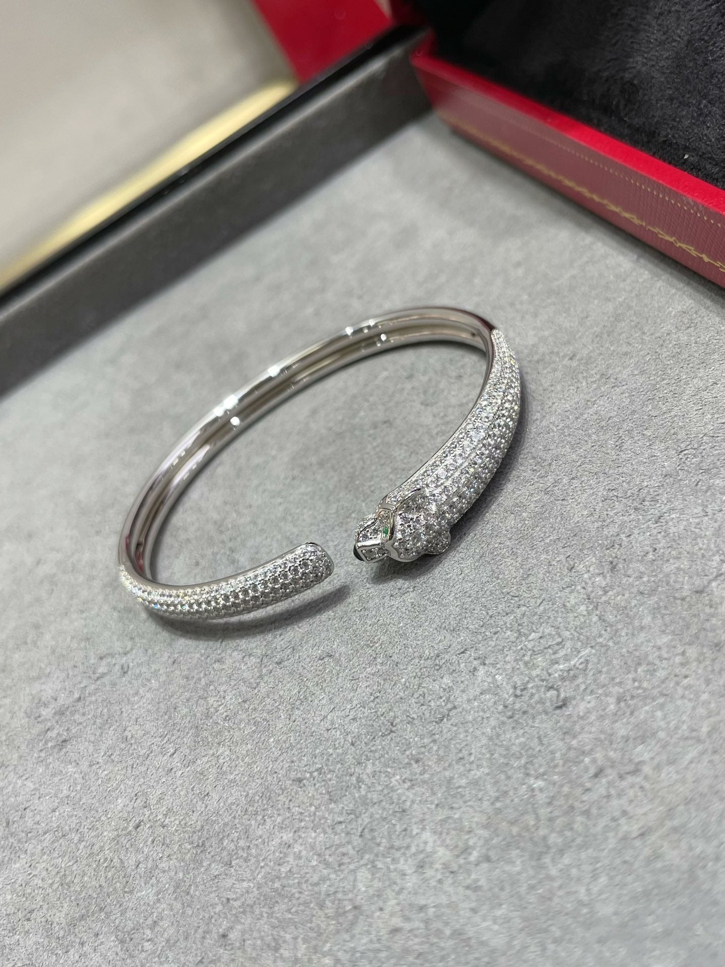 [Love's Uplift]PANTHERE FULL DIAMOND OPEN BRACELET