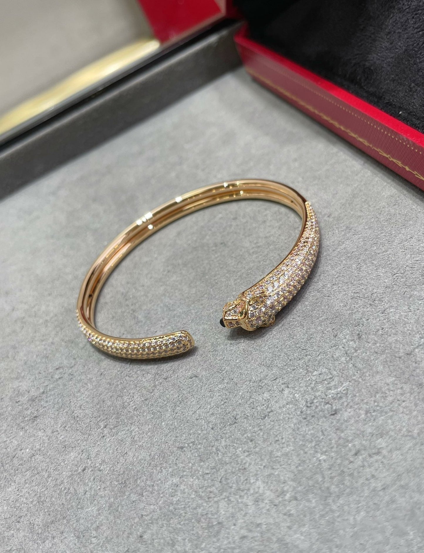 [Love's Uplift]PANTHERE FULL DIAMOND OPEN BRACELET