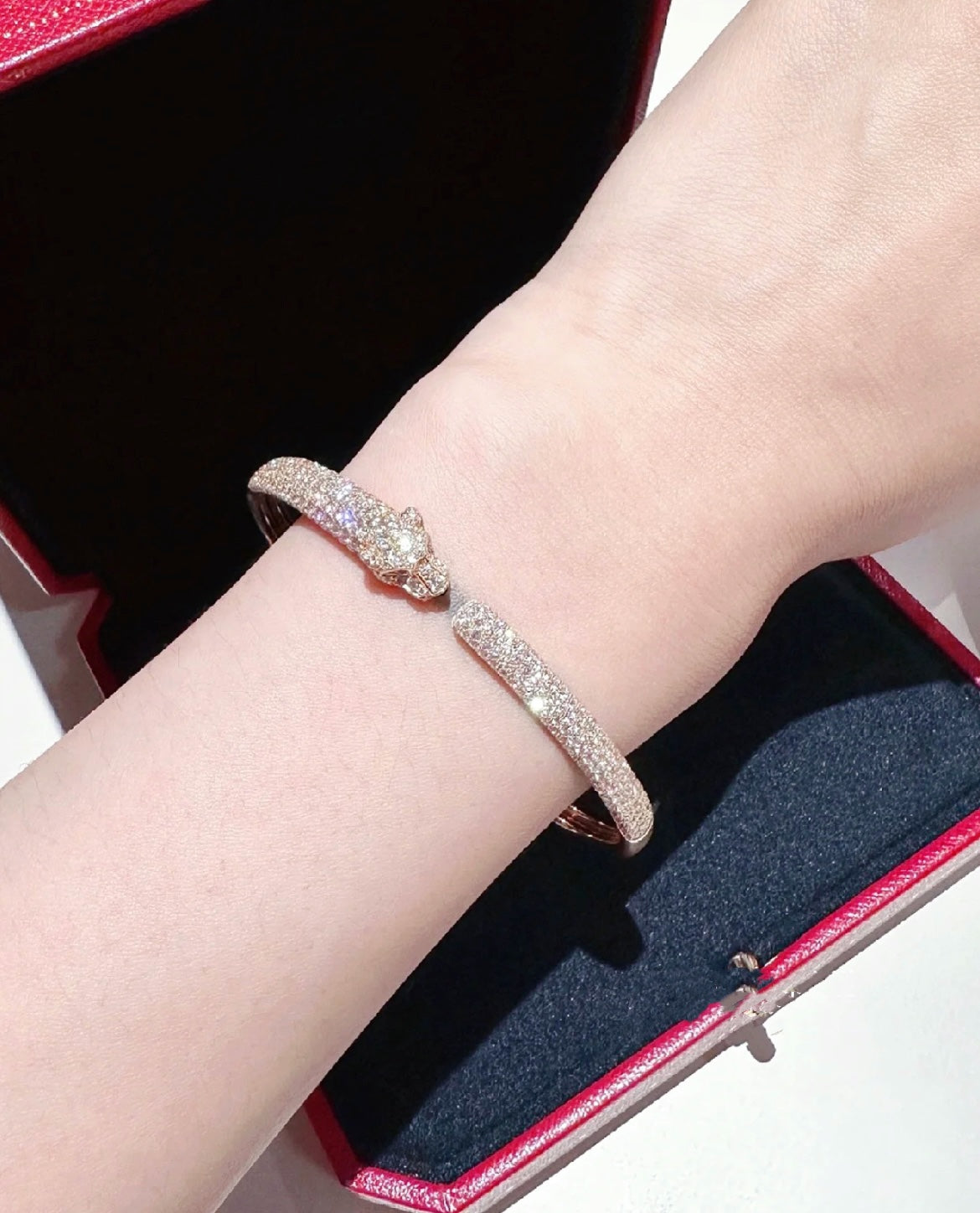 [Love's Uplift]PANTHERE FULL DIAMOND OPEN BRACELET
