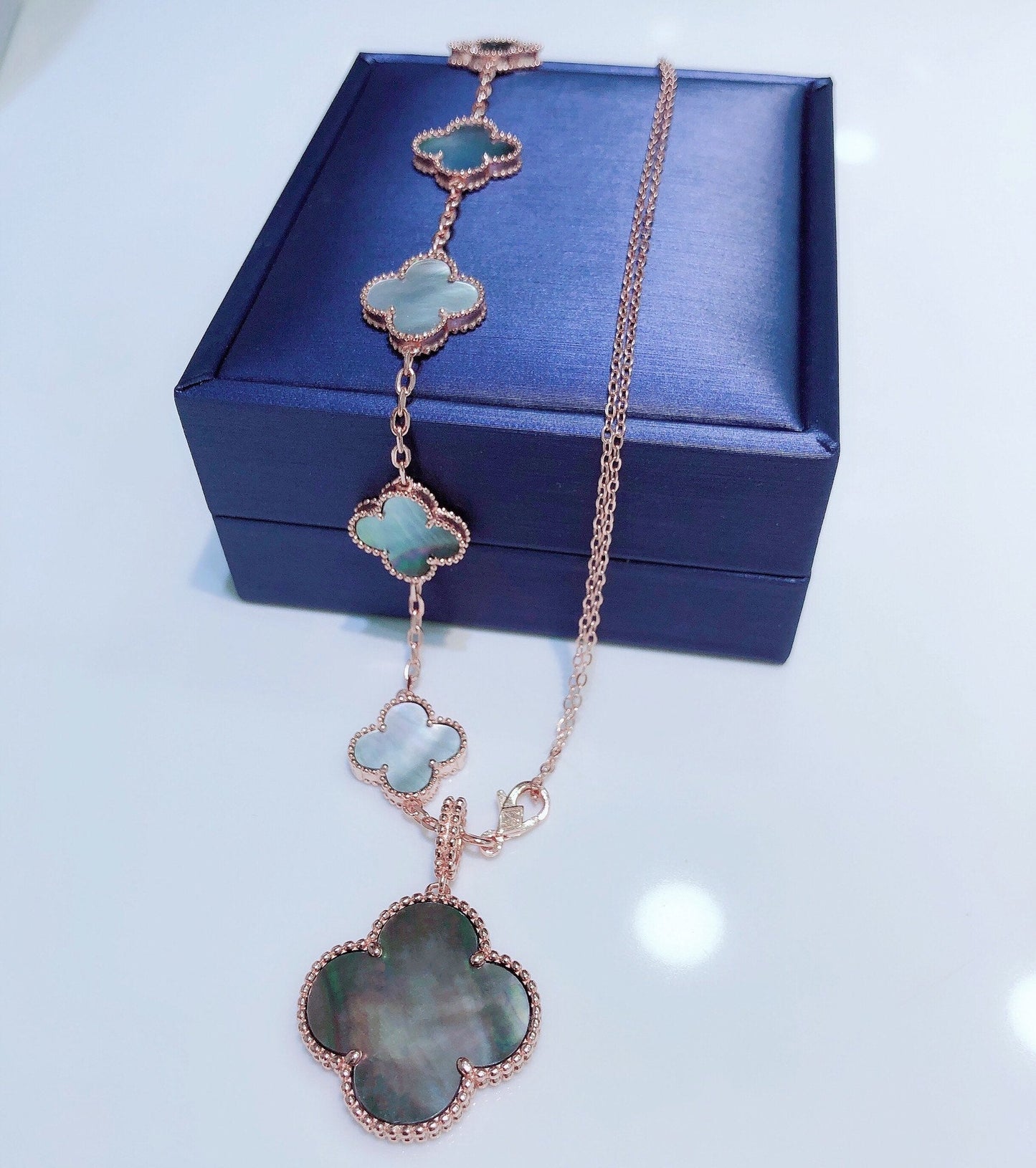 [Love's Uplift]COMBINED BRACELET 5 MOTIFS AND NECKLACE DARK MOP ROSE GOLD