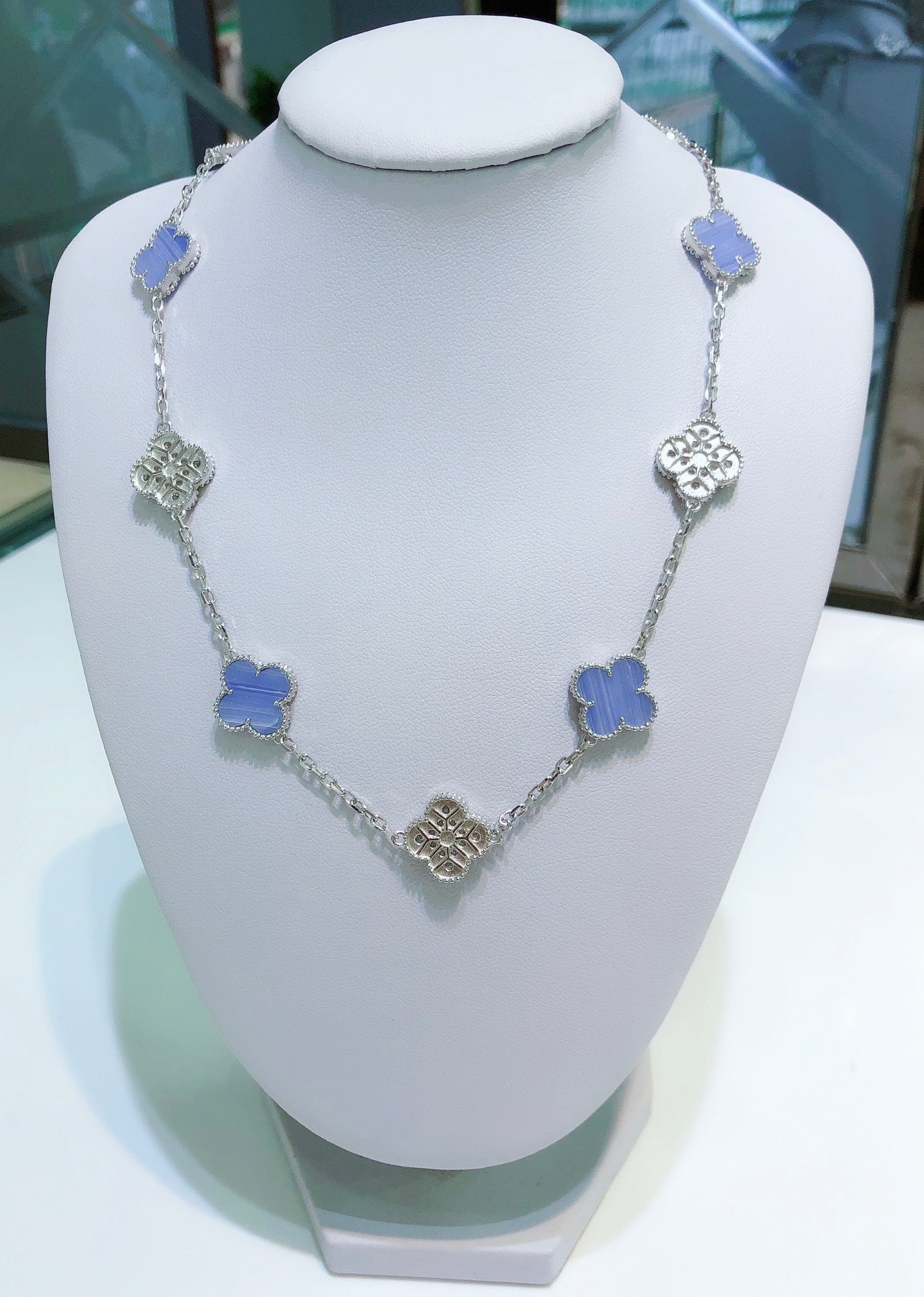 [Love's Uplift]CLOVER 10 MOTIFS CHALCEDONY DIAMONDS SILVER NECKLACE