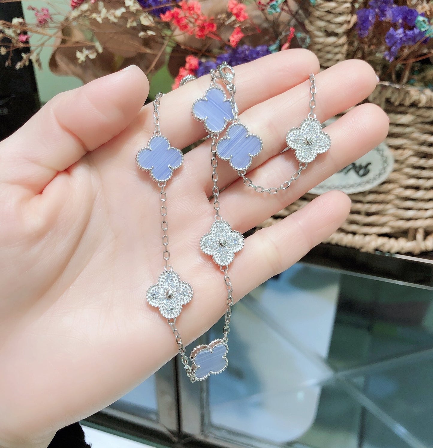 [Love's Uplift]CLOVER 10 MOTIFS CHALCEDONY DIAMONDS SILVER NECKLACE