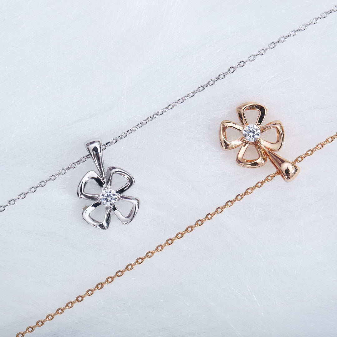 [Love's Uplift]FIOREVER NECKLACE DIAMOND CENTER