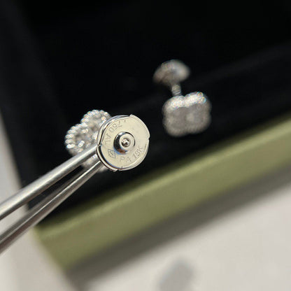 [Love's Uplift]CLOVER MINI DIAMOND STUD EARRINGS