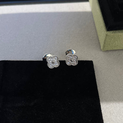 [Love's Uplift]CLOVER MINI DIAMOND STUD EARRINGS