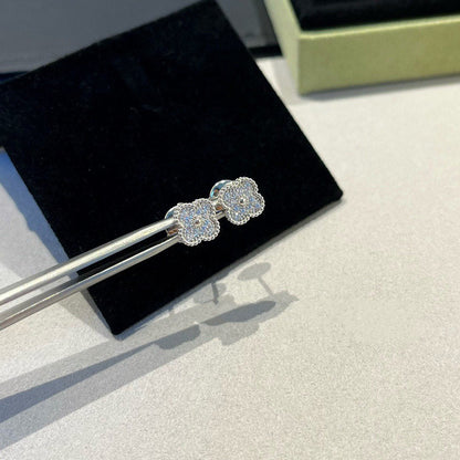[Love's Uplift]CLOVER MINI DIAMOND STUD EARRINGS