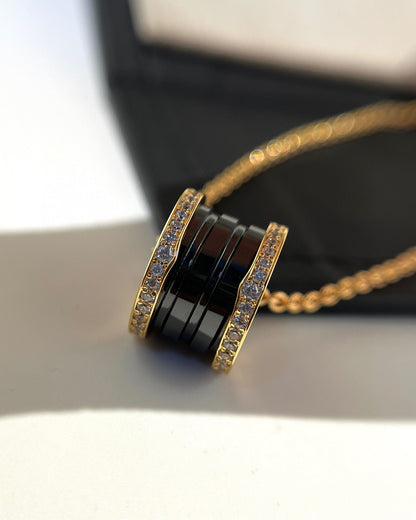 [Love's Uplift]ZERO 1 BLACK CERAMIC DIAMOND PINK GOLD NECKLACE