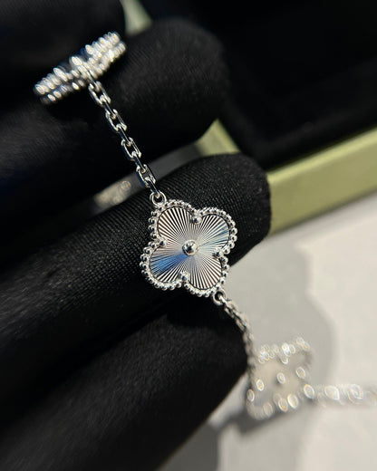 [Love's Uplift]CLOVER SILVER 5 MOTIFS BRACELET