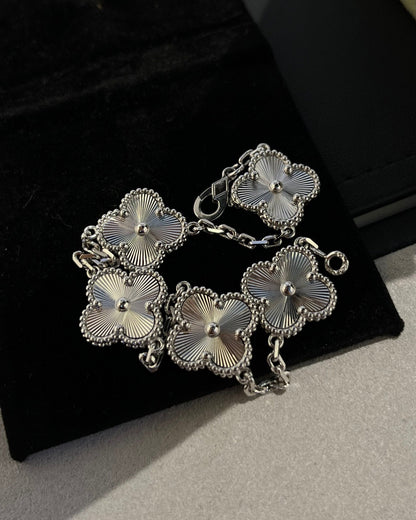 [Love's Uplift]CLOVER SILVER 5 MOTIFS BRACELET
