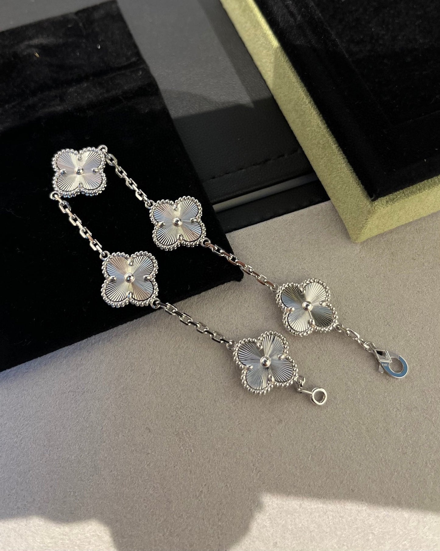 [Love's Uplift]CLOVER SILVER 5 MOTIFS BRACELET